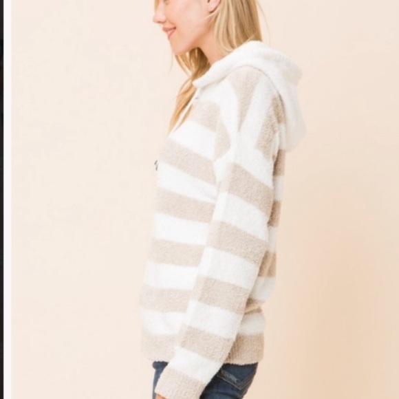 Striped Ultra Soft Hooded Pullover in Women- SML - Picture 5 of 6